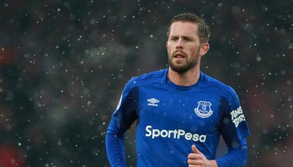 九游官网下载app下载-詹姆斯连续六场斩获三双，季后赛状态火热！，詹姆斯季后赛场均三双